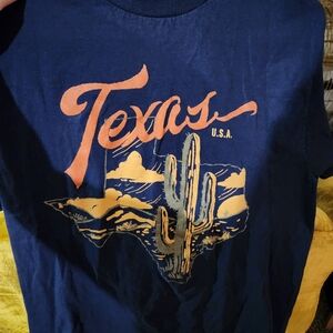 Men's Medium NWOT Texas Columbia/Hybrid t shirt
